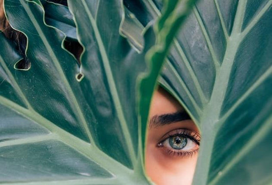 How can the change of weather affect my eyes?